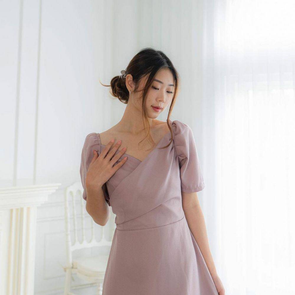 Seojin Dress dari Sweetjola (instagram.com/sweetjola)