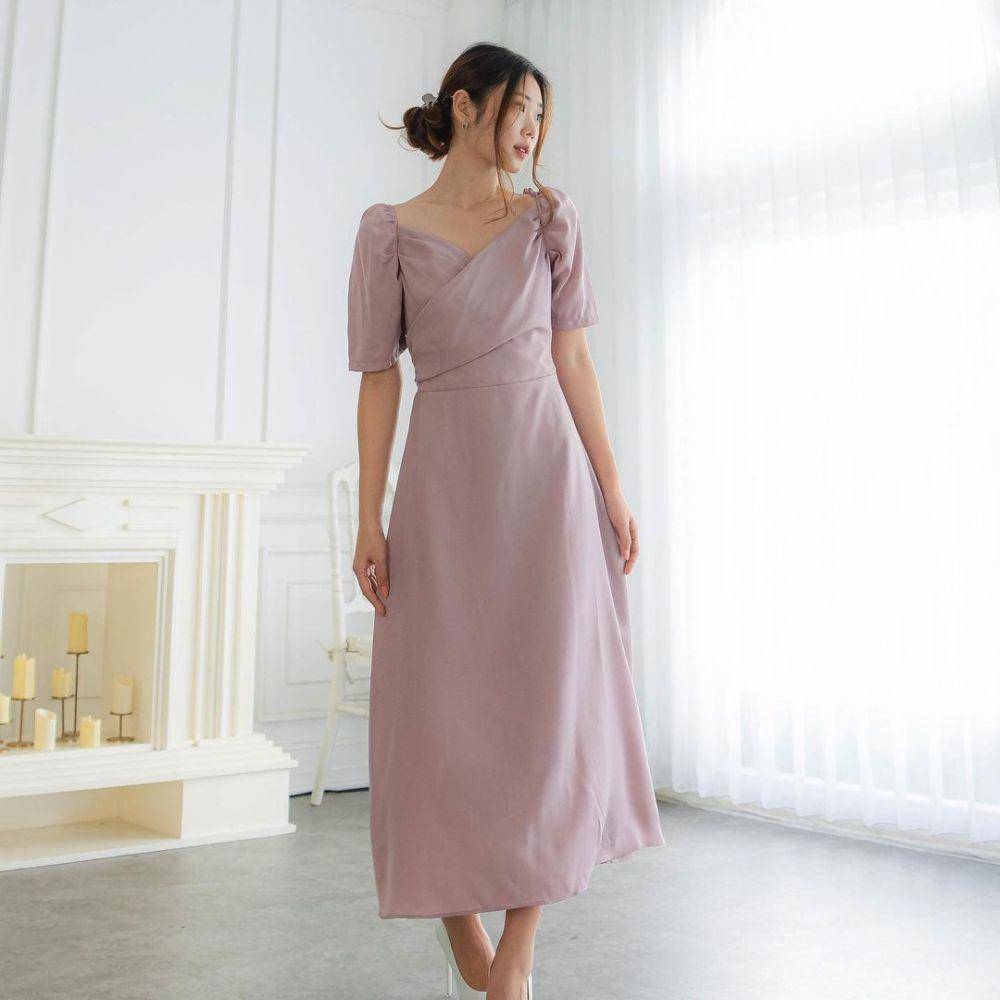 Seojin Dress dari Sweetjola (instagram.com/sweetjola)