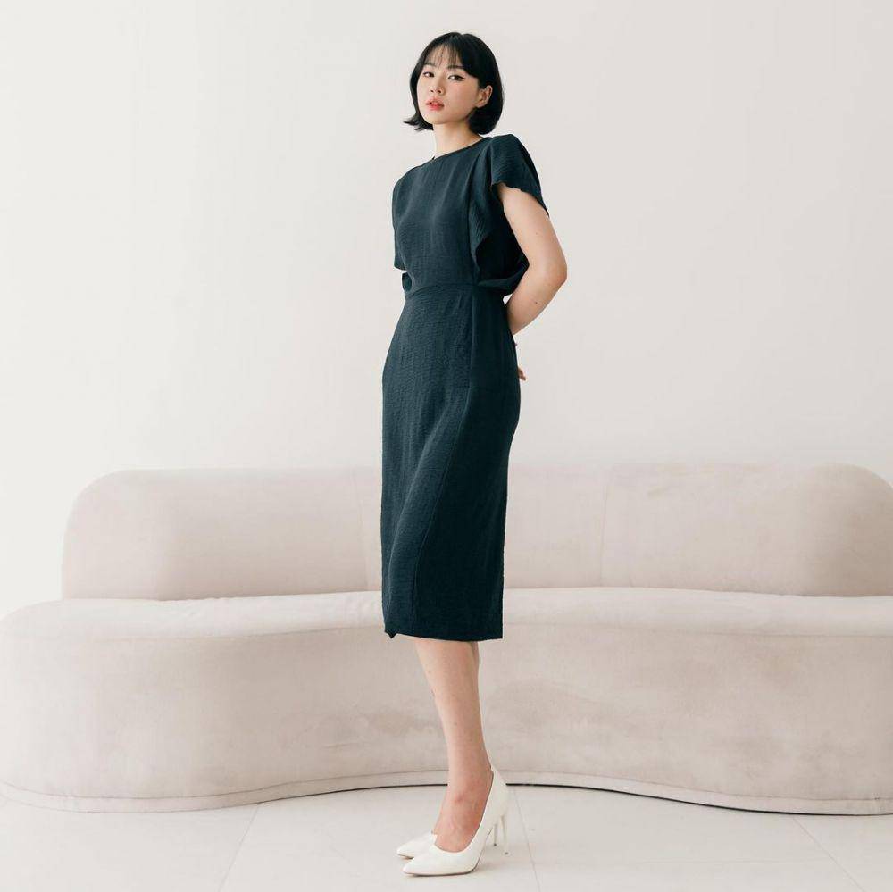Victoria Airy Dress Forest dari Hema (instagram.com/hemaofficial.id)