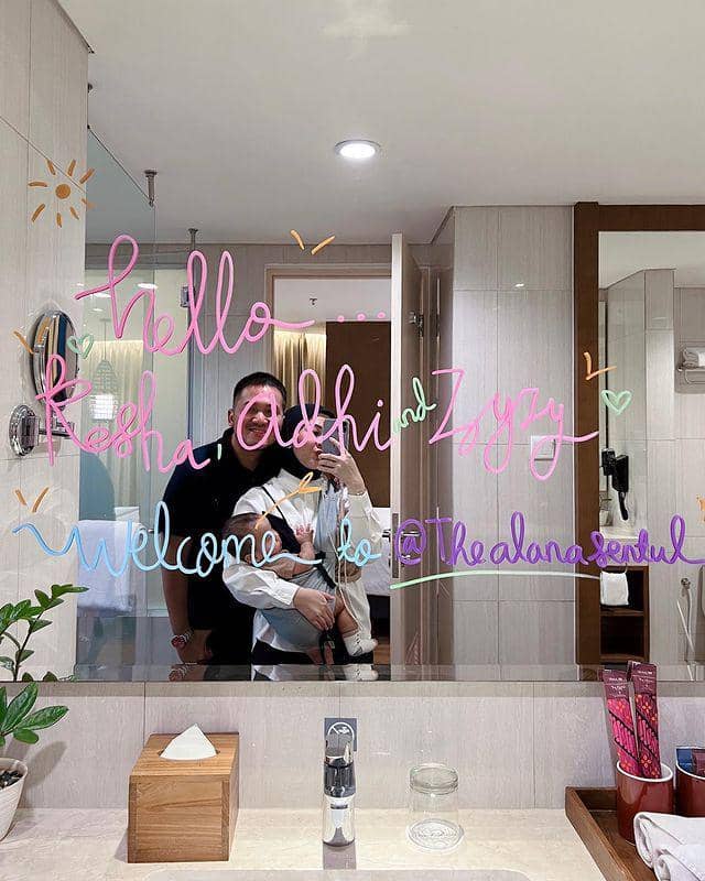 Kesha Ratuliu, Adhi dan Qwenzy (instagram.com/kesharatuliu05)