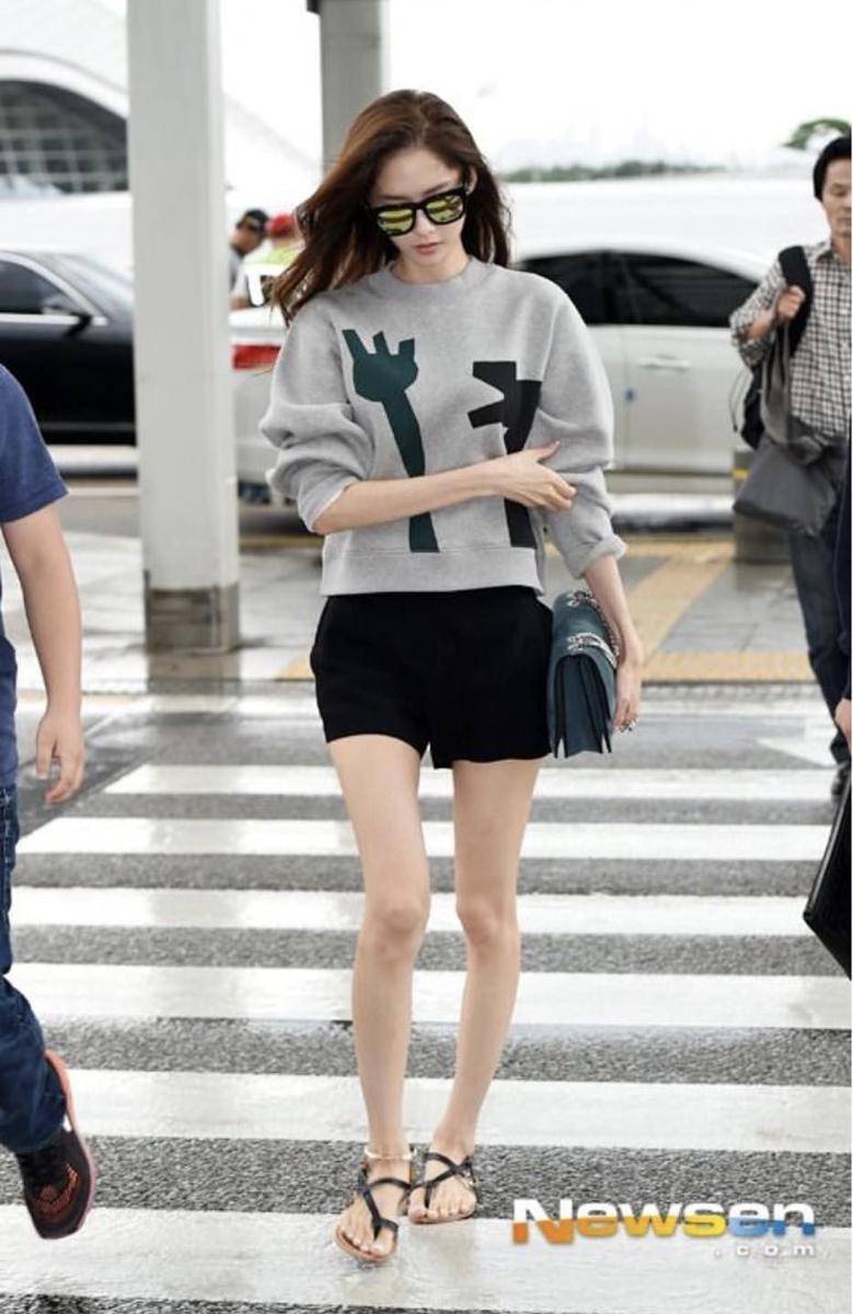 short pants Yoona SNSD (instsgram.com/snsdoutfit)