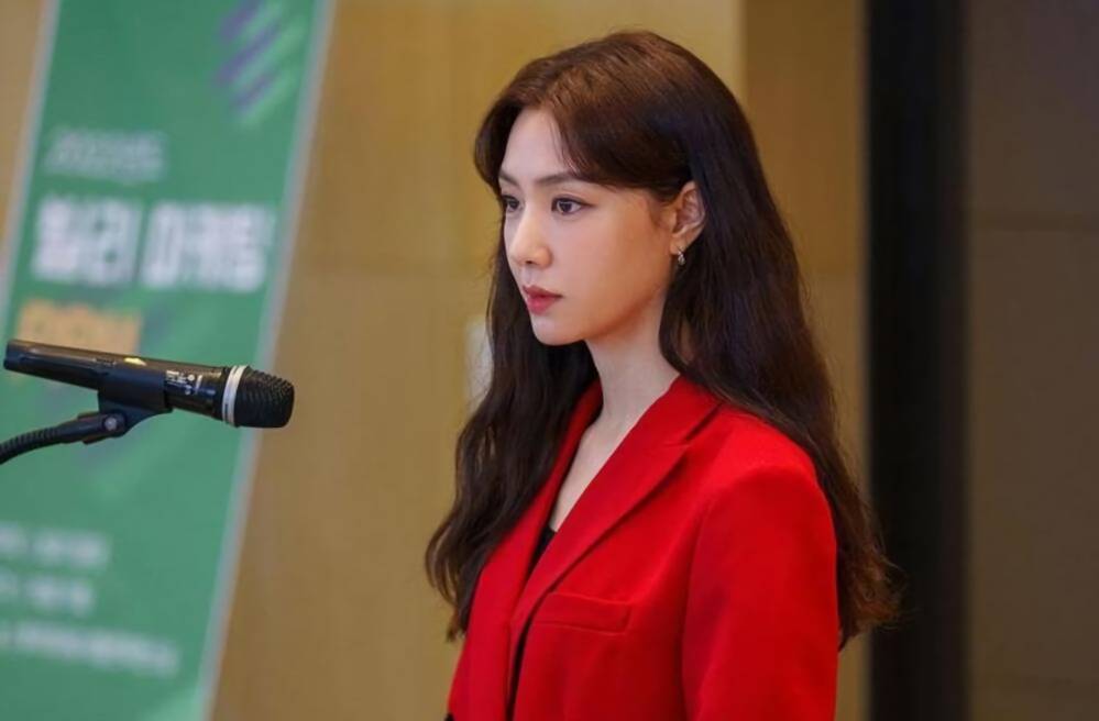 Seo Ji Hye di Kiss Sixth Sense (instagram.com/disneypluskr)