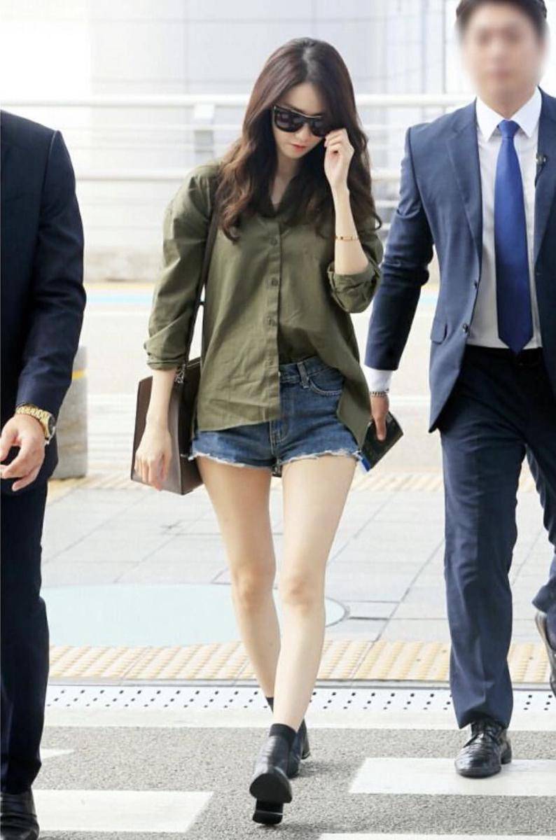 short pants Yoona SNSD (instsgram.com/snsdoutfit)