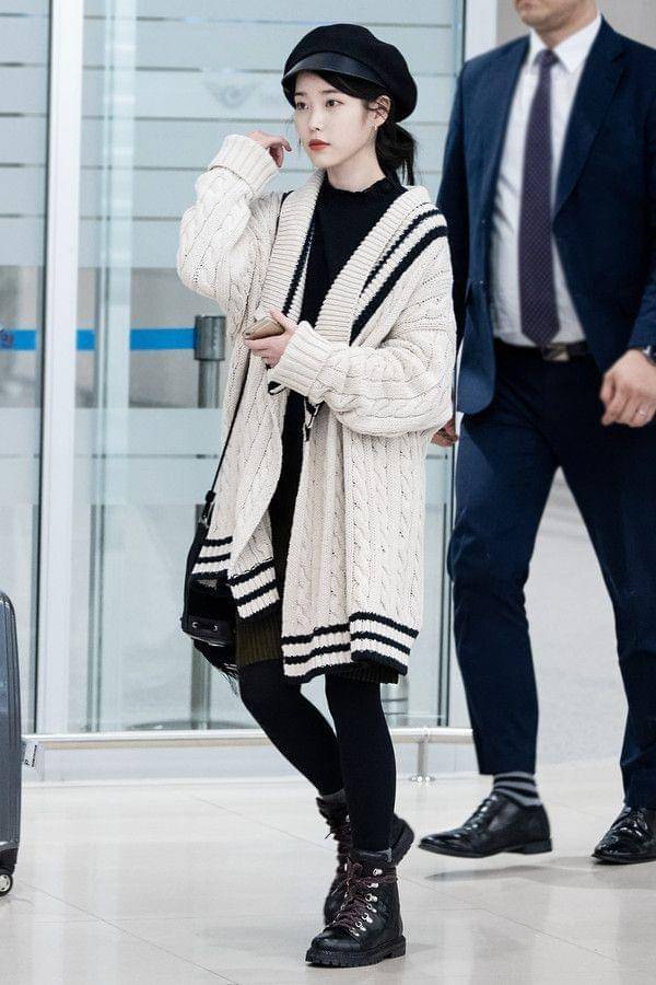 airport fashion IU (twitter.com/karinaa00480465)