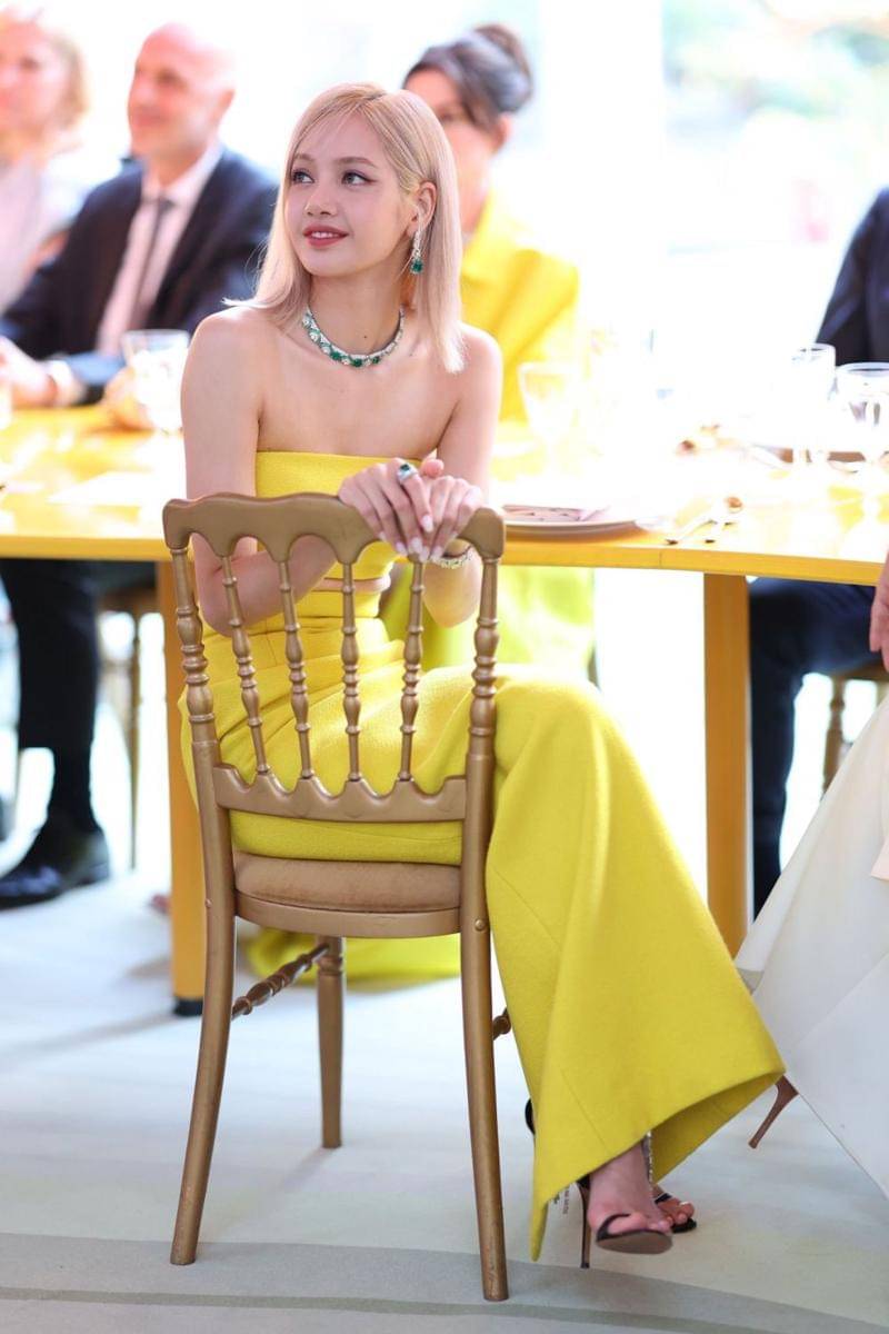 Lisa BLACKPINK di Bvlgari High Jewelry Show (twitter.com/babyl0ve0327)