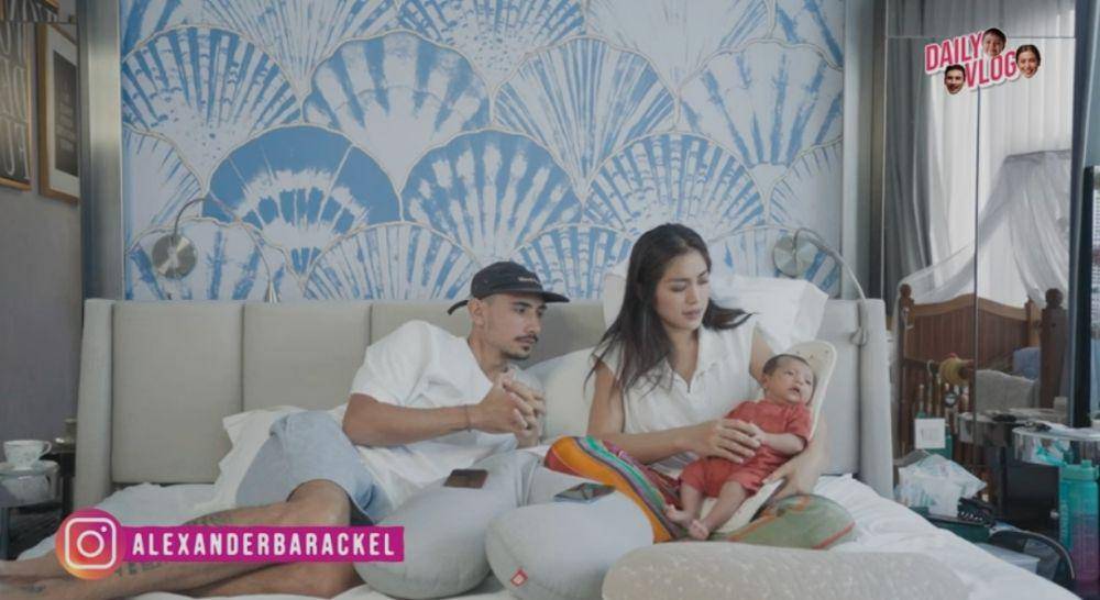 Momen Jessica Iskandar tunjukan wajah anak. (youtube.com/Jessica Iskandar)