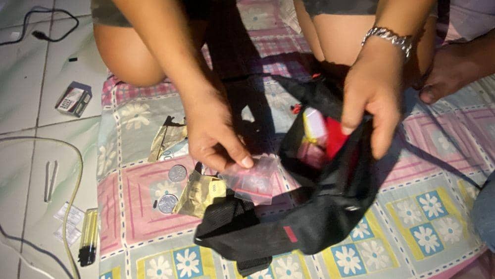 Polisi melakukan penggeledahan (Dok. Polresta Mataram)