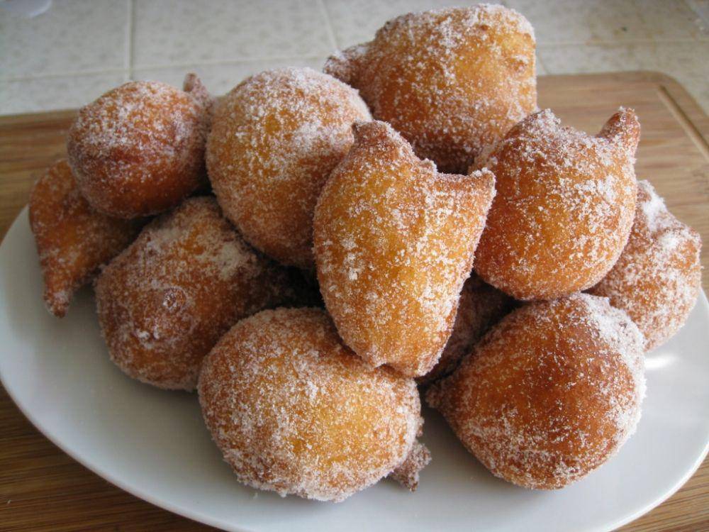 malasadas (tastykitchen.com)