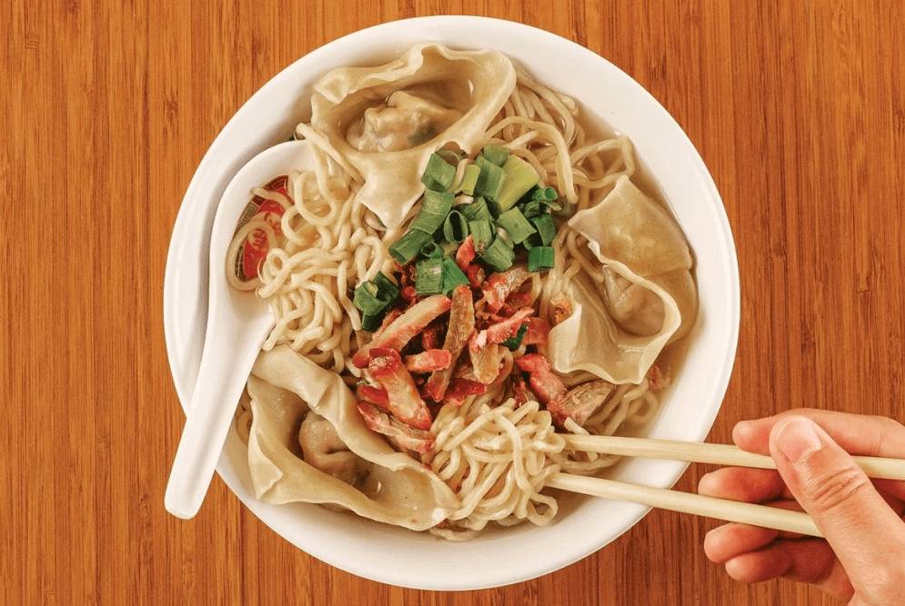 saimin (hawaiimagazine.com)