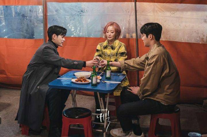 Yoon Ji On, Kim Hee Sun, dan Rowoon di Tomorrow (instagram.com/mbcdrama_now)