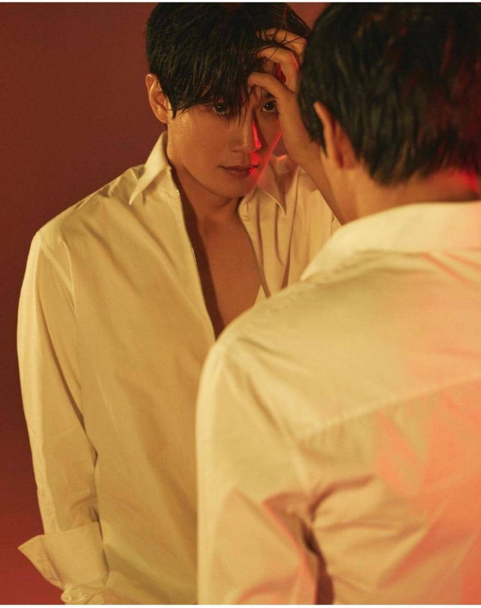 Kim Rae Won (instagram.com/krw810319)
