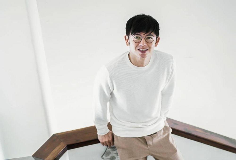 9 Potret Nicky Tirta Tetap Awet Muda Jelang 40 Tahun, Charming!