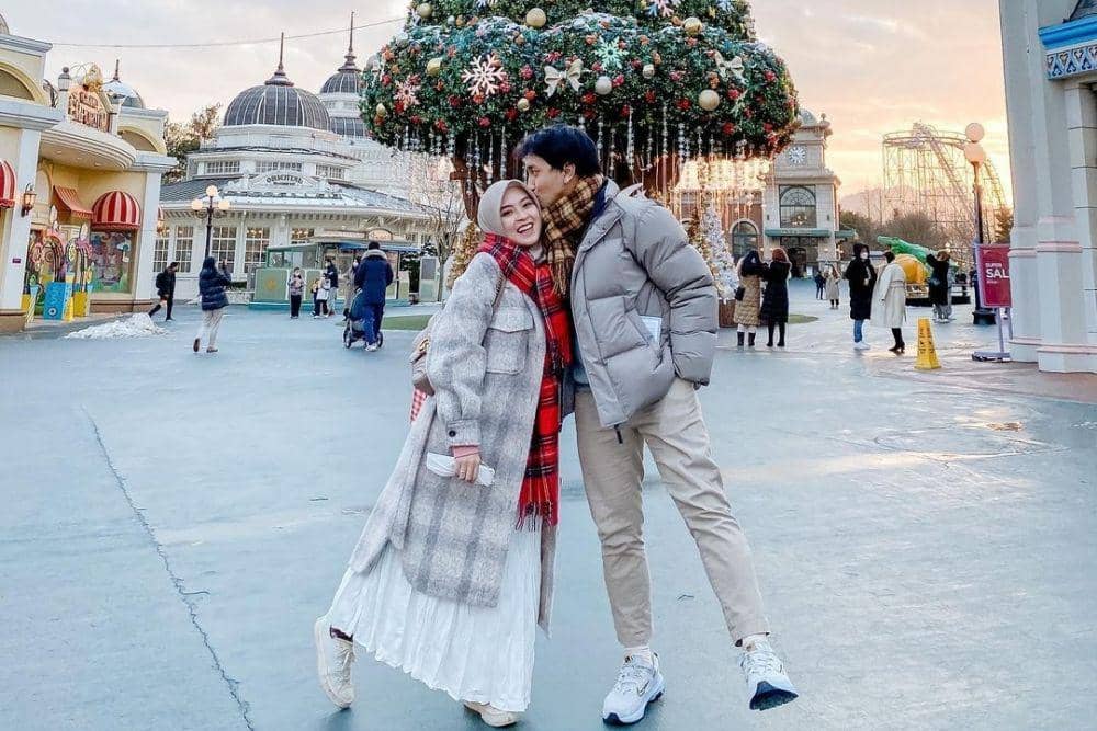 Jarang Disorot, Ini 9 Potret Bianca Kartika bersama Sang Suami