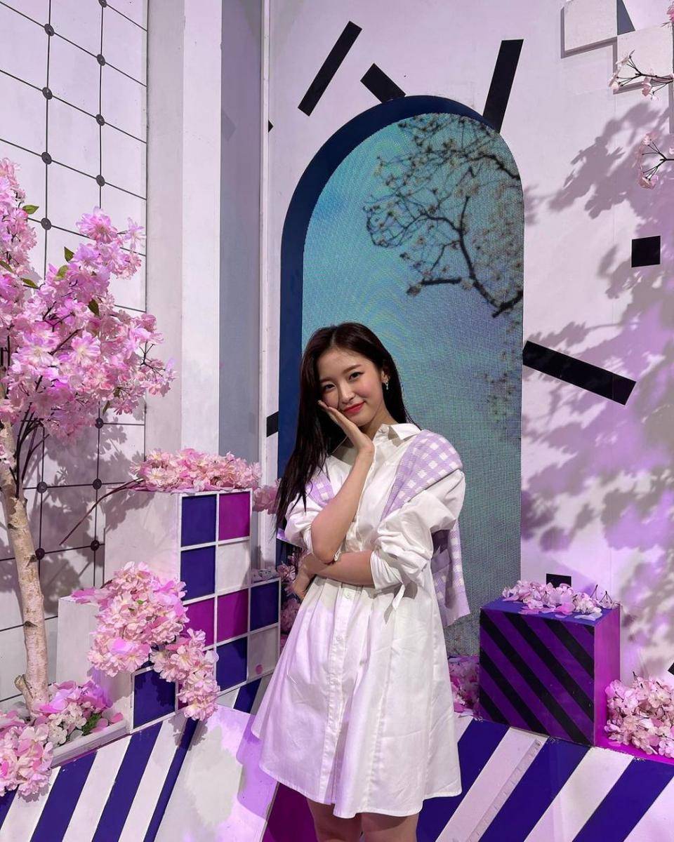 Arin Oh My Girl (instagram.com/ye._.vely618)