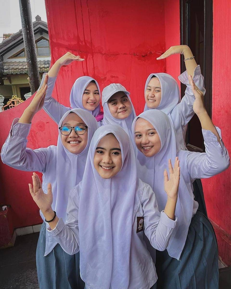 Putih Abu Abu (instagram.com/abuabup)