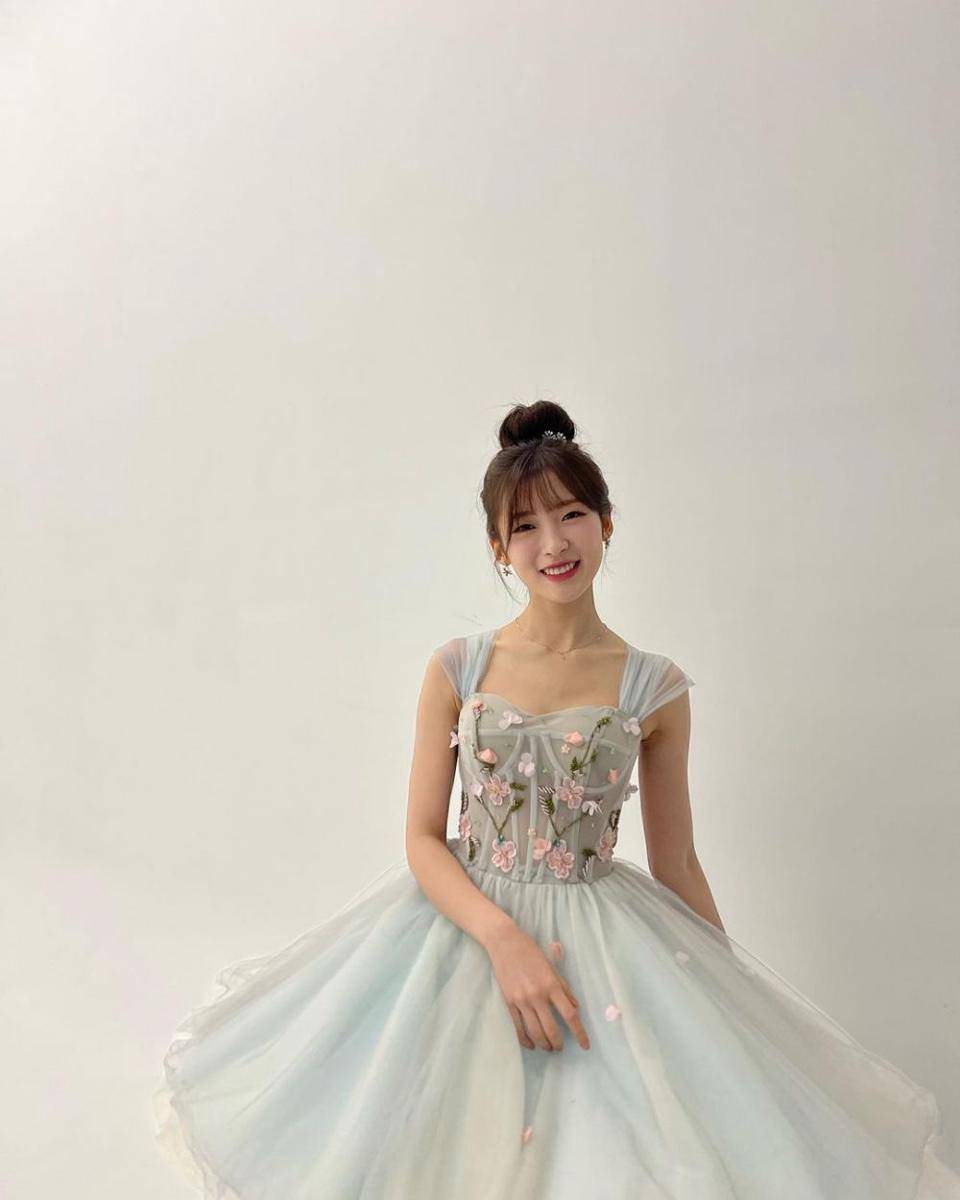 Arin Oh My Girl (instagram.com/ye._.vely618)