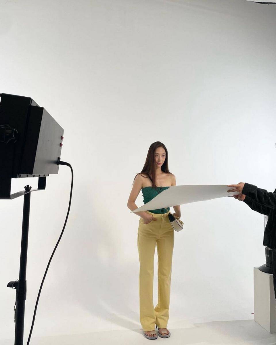 Krystal Jung (instagram.com/vousmevoyez)