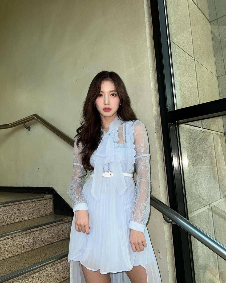 Arin Oh My Girl (instagram.com/ye._.vely618)