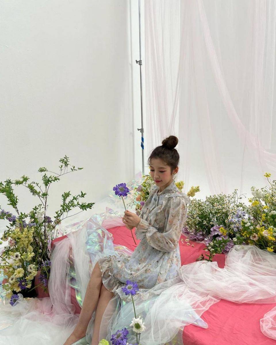 Arin Oh My Girl (instagram.com/ye._.vely618)