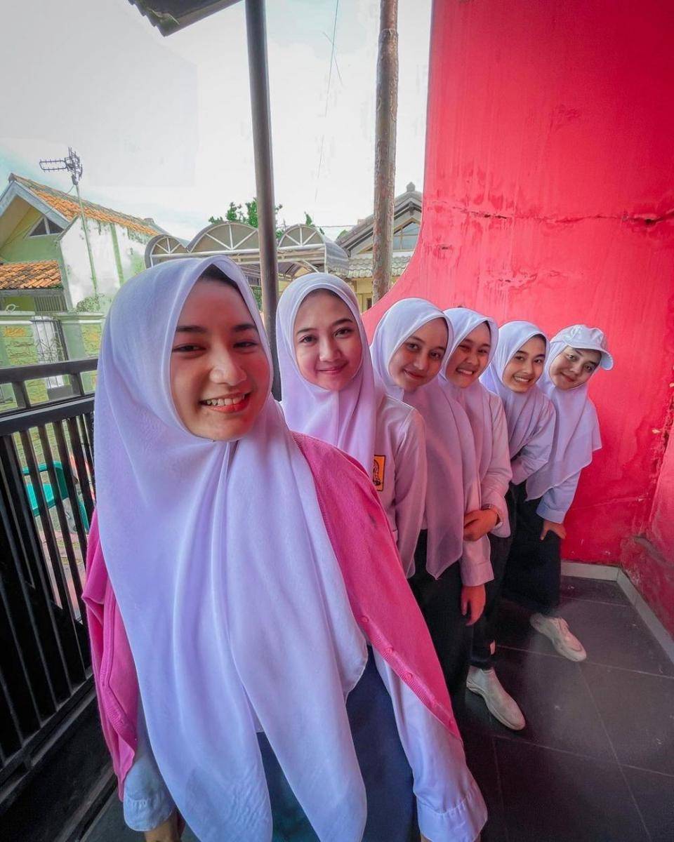 Putih Abu Abu (instagram.com/abuabup)