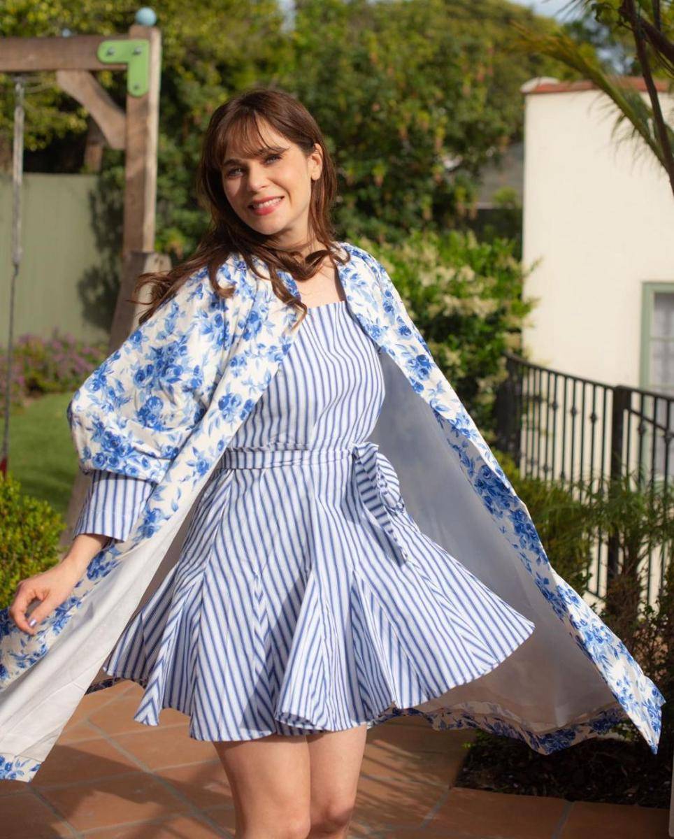 Zooey Deschanel (instagram.com/zooeydeschanel)