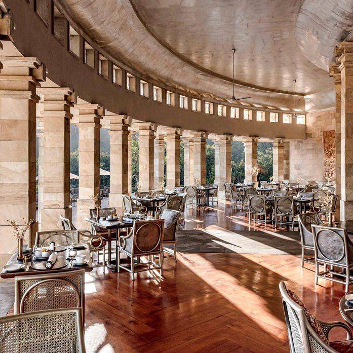 Potret Amanjiwo Restaurant di Amanjiwo Resort, Magelang (aman.com)