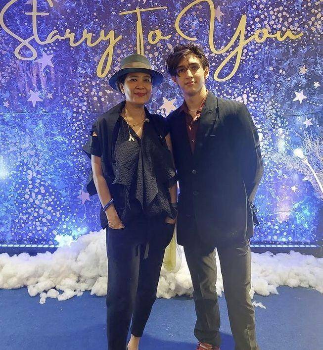 artis dampingi anak wisuda (instagram.com/oppieandarista)