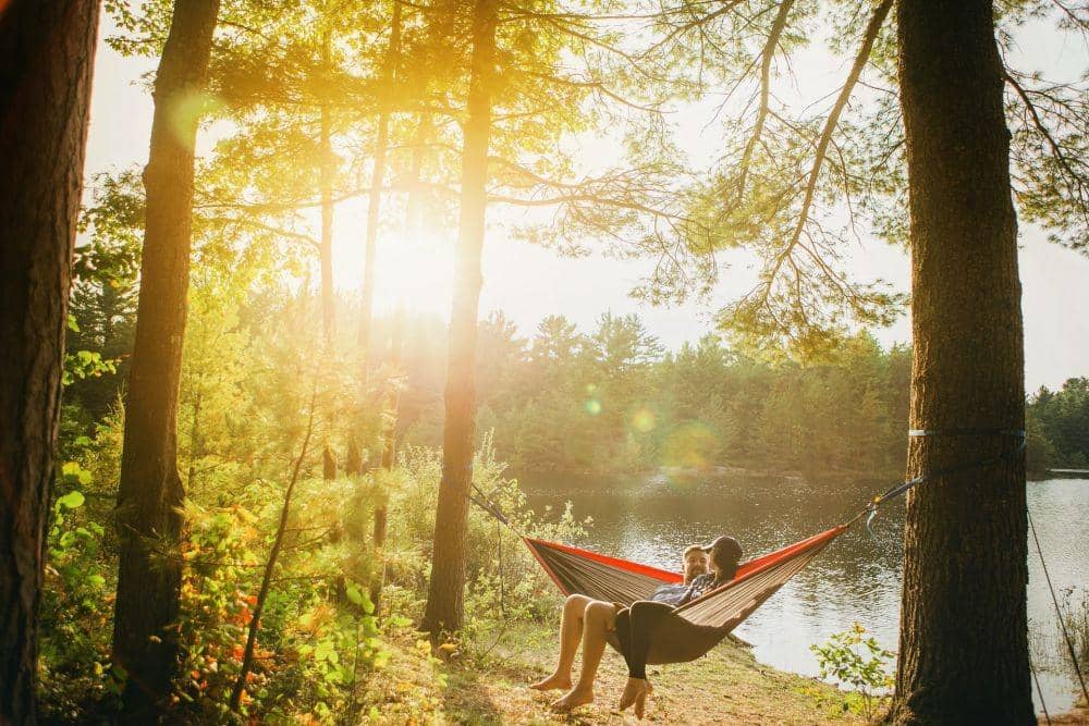 ilustrasi camping sex (unsplash.com/Esther Tuttle)
