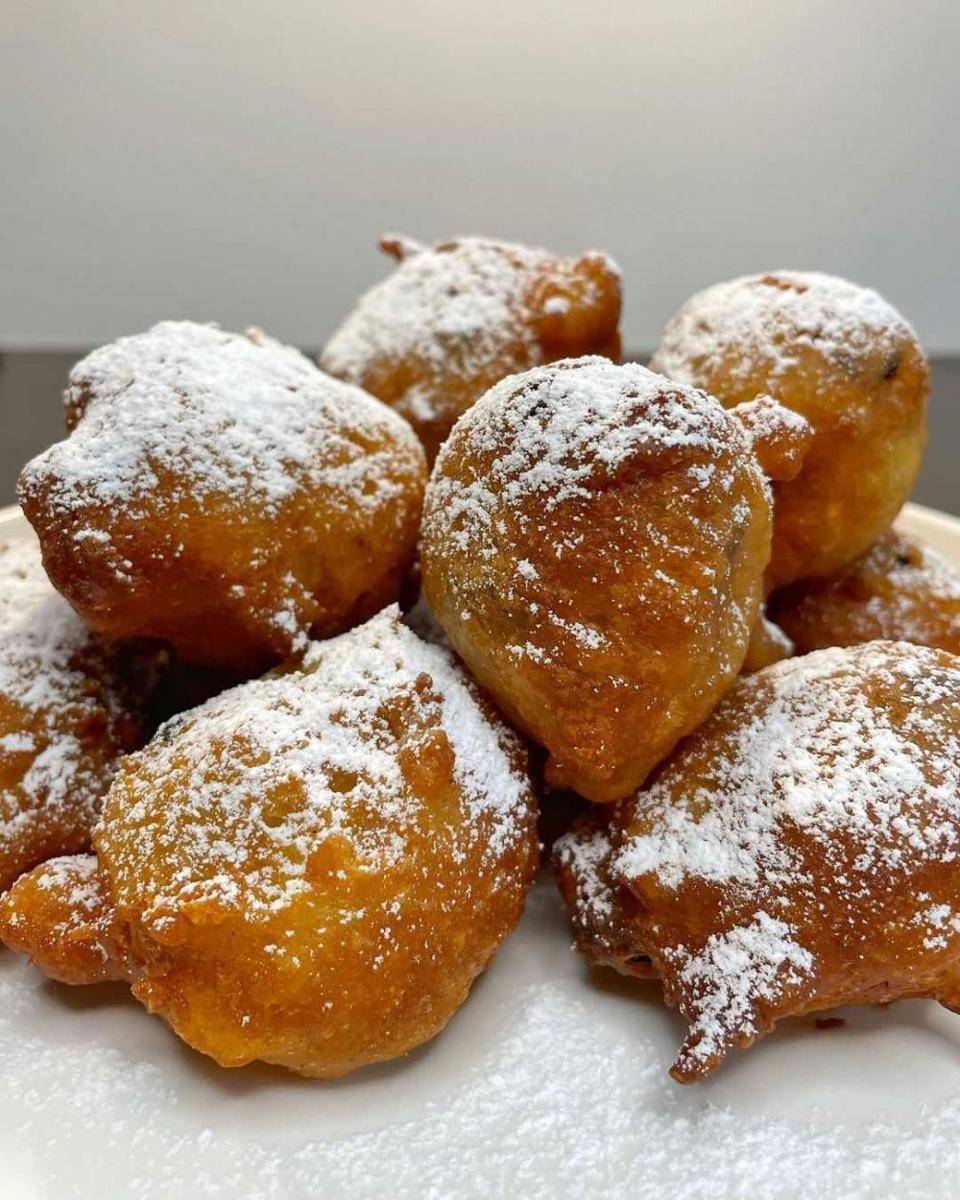 ilustrasi Oliebollen (instagram.com/christophs_backkuns)
