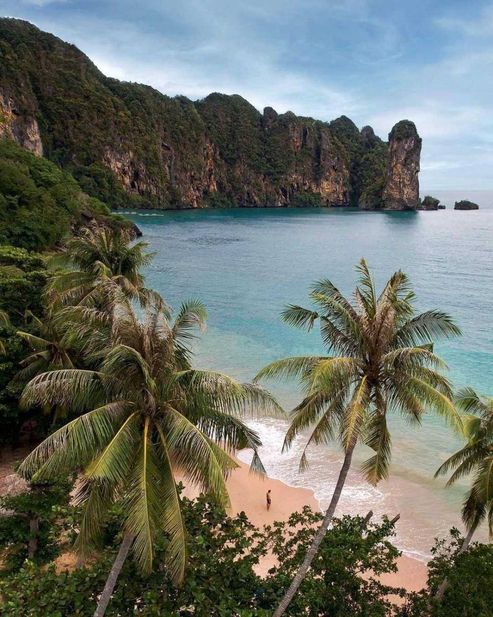 potret pantai Ao Nang (instagram.com/mathailande)