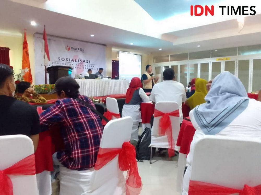 Sosialisasi yang dilakukan Badan Pengawas Pemilihan Umum (Bawaslu) Kota Binjai, kepada disabilitas terkait peran serta dalam Pemilu (IDN Times/ Bambang Suhandoko)