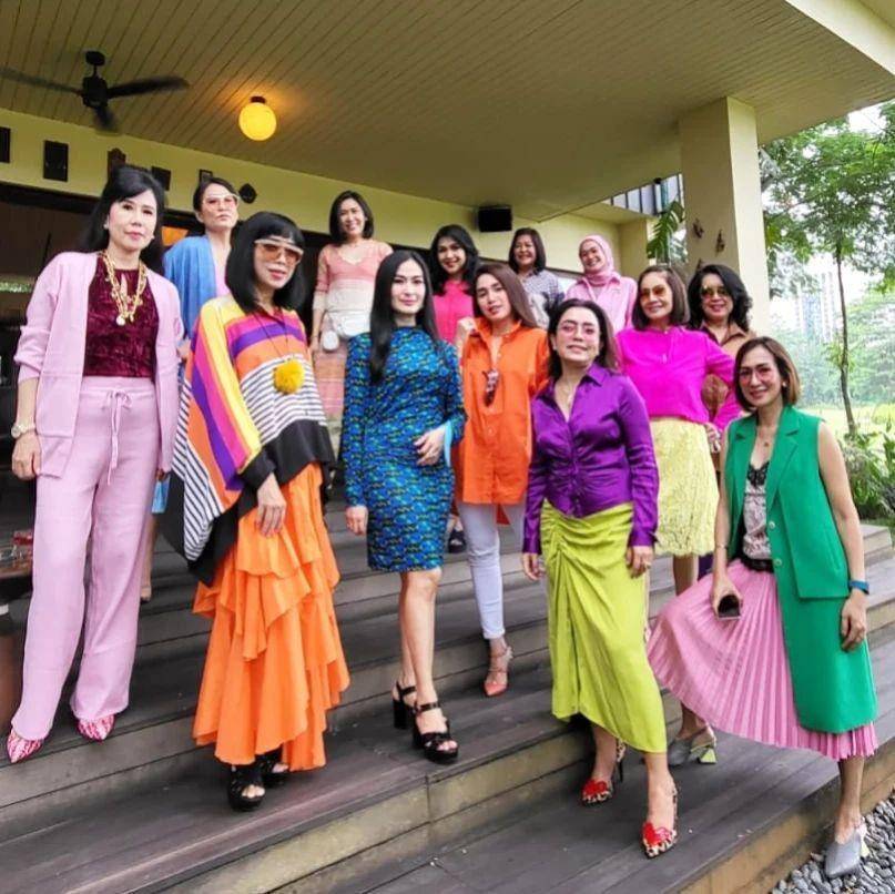 potret geng Kepompong (instagram.com/mayangsari_official)