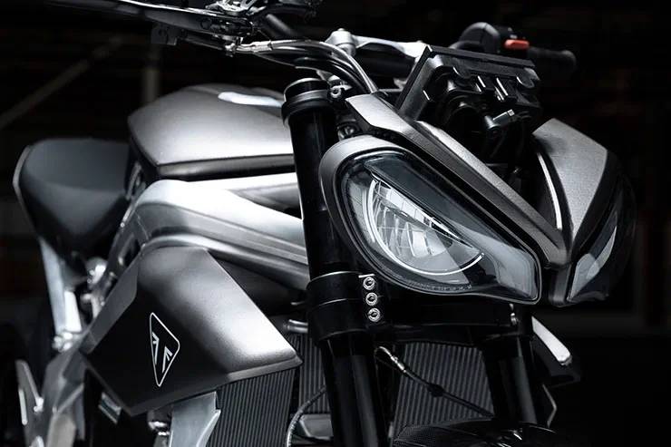 Lampu depan Triumph TE-1 (Bennets.co.uk)