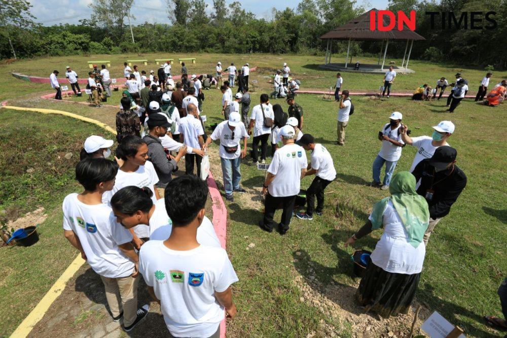 Emil Salim Menjadi Nama Taman Kehati Eks Tambang di Sawahlunto