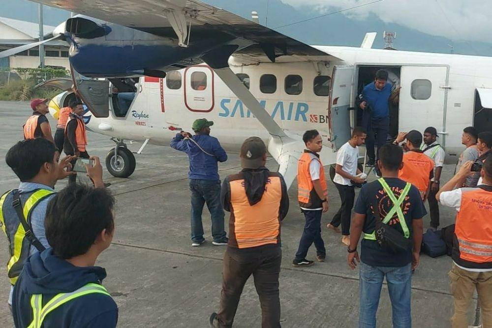 Kelompok Kriminal Bersenjata (KKB) kembali berulah dengan menembak pesawat Sam AIR PK-SMG dengan Penerbangan Wamena-Nduga yang sedang mendarat di Bandara Kenyam, Nduga, Papua pada Selasa (7/6/2022) pukul 10.50 WIT. (dok. Humas Polri)