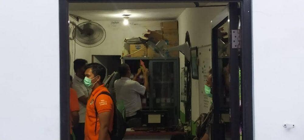 Polda Jatim Geledah Kantor Khilafatul Muslimin di Surabaya