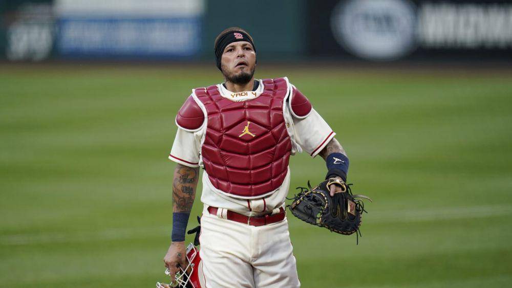 Yadier Molina (mlb.com)