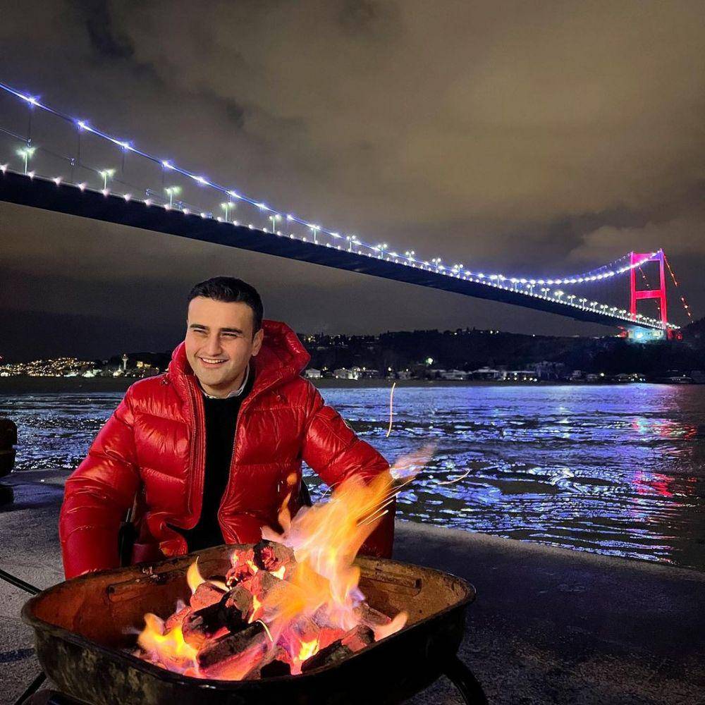 CZN Burak (instagram.com/cznburak)