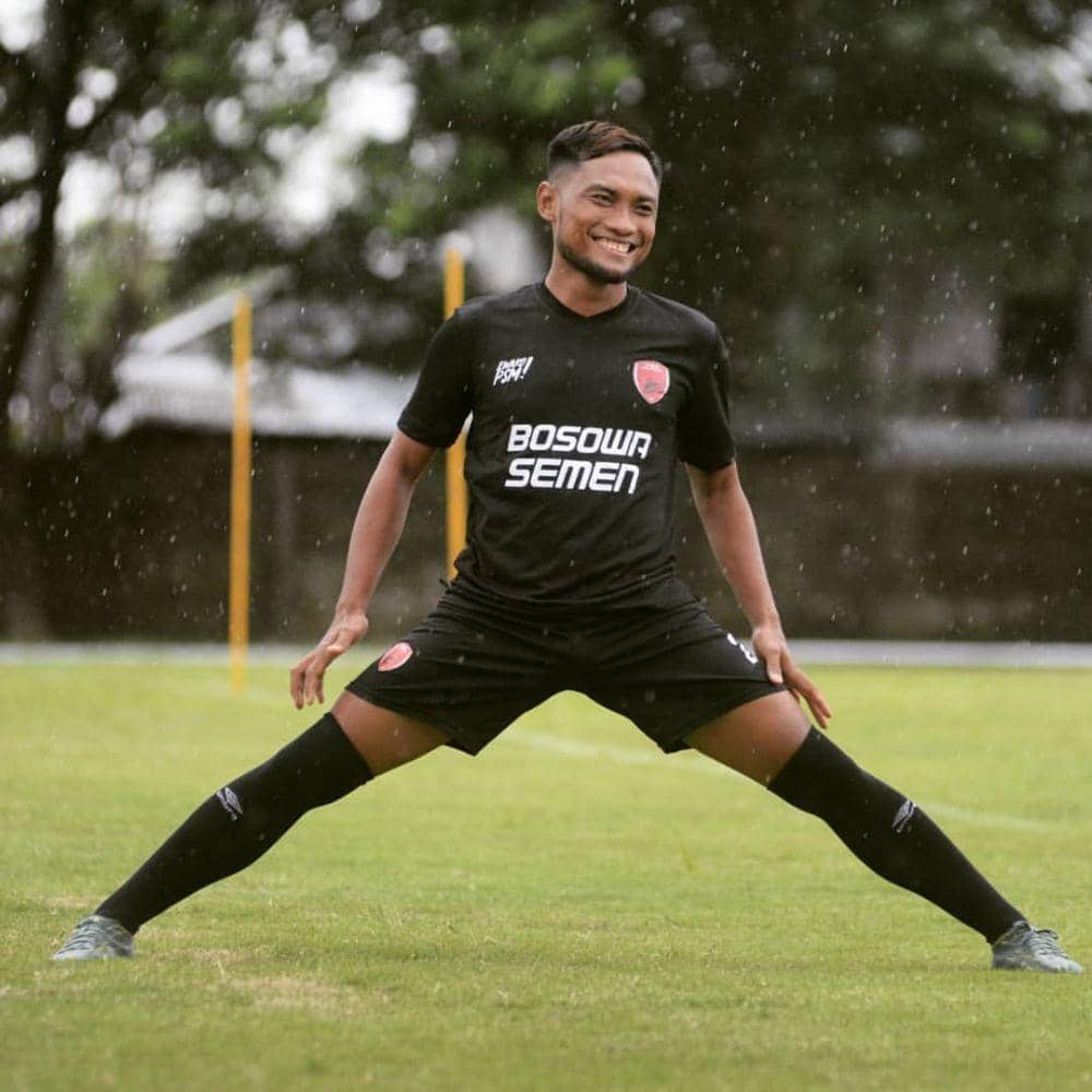 Hendra Wijaya dalam sesi latihan bersama PSM Makassar di Bosowa Sport Center, Maret 2021. (Instagram.com/hendra_02_wijaya)