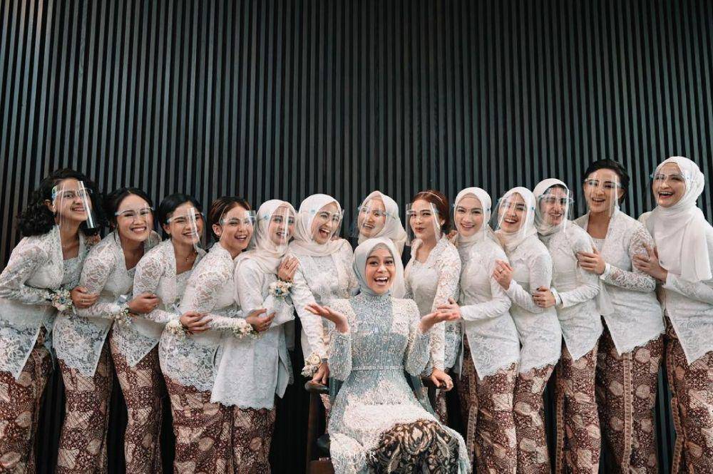 Bridesmaid di pernikahan artis (instagram.com/lestykejora)
