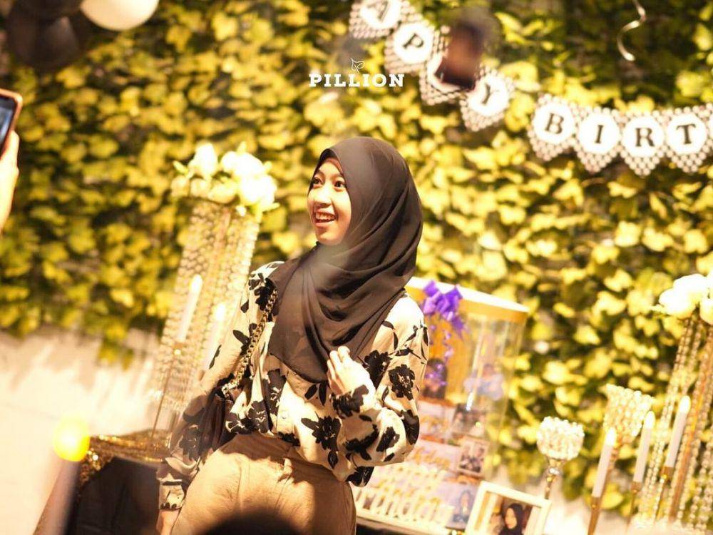 Adiba Khanza (instagram.com/pillioncoffee)