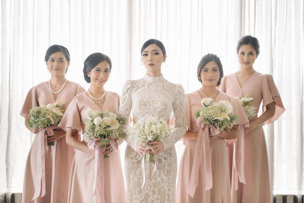 Bridesmaid di pernikahan artis (instagram.com/isyanasarasvati)