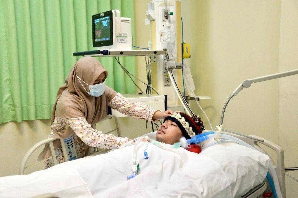 Prantino dan istrinya Siti Wulandari di Eka Hospital Pekanbaru. (Dok. BPJS Ketenagakerjaan)