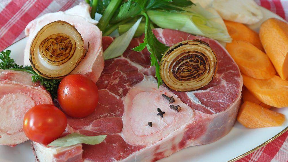 ilustrasi daging sapi (pixabay.com/users/ritae-19628)