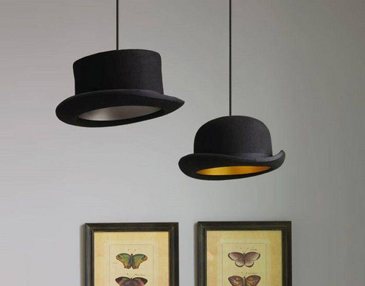 Caping lampu dari topi bekas (boredpanda.com)