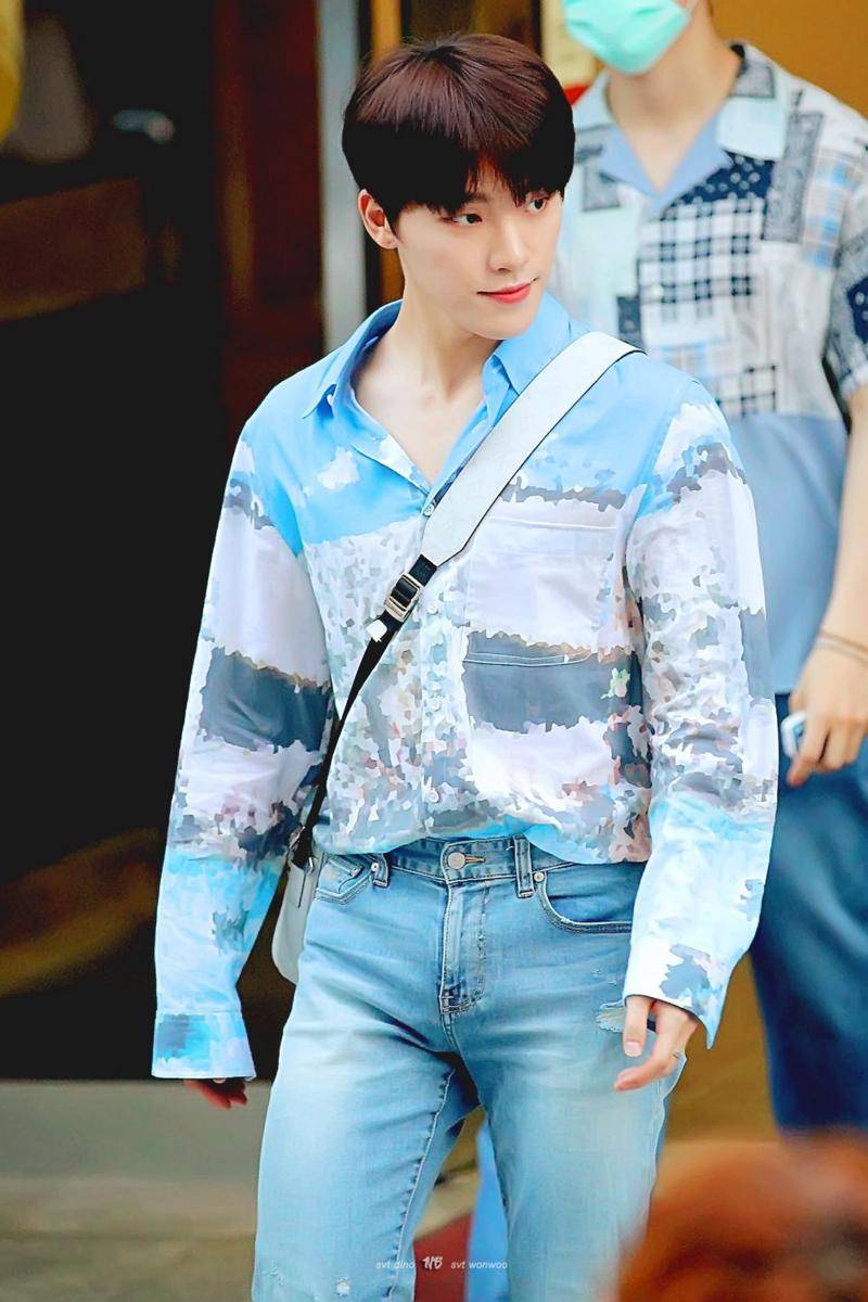 ide outfit ala Dino SEVENTEEN (twitter.com/wwdn_1711)
