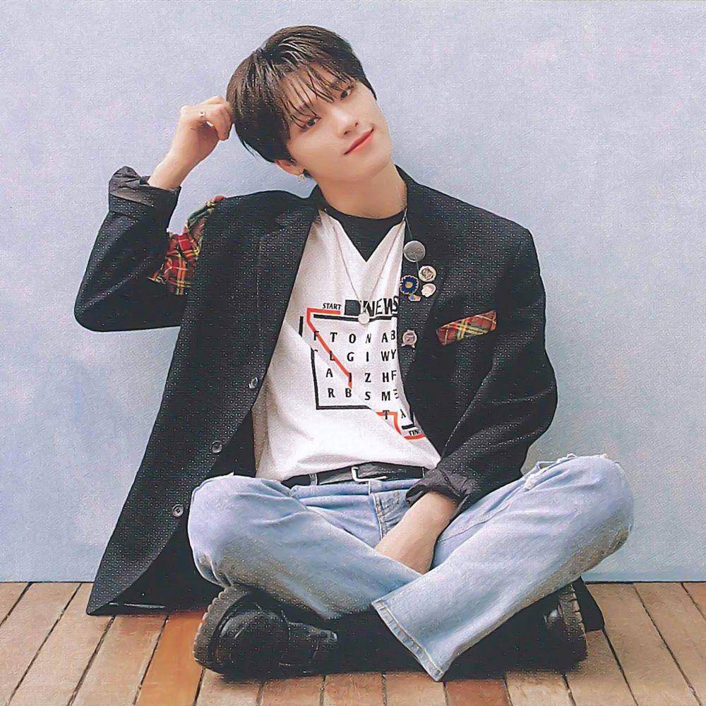 ide outfit ala Dino SEVENTEEN (twitter.com/torahosh)