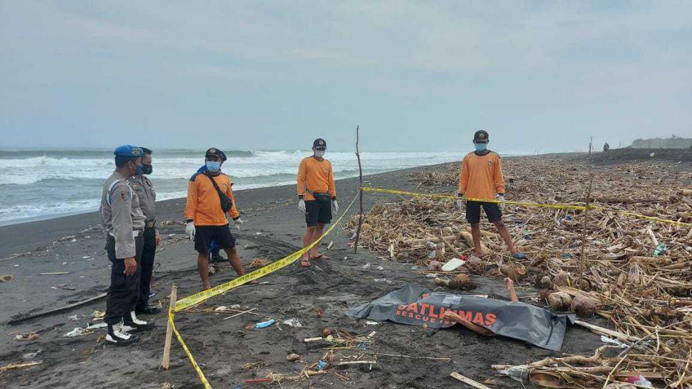 Tim Inafis Polres Bantul Kuak Identitas Mayat Lansia di Samas