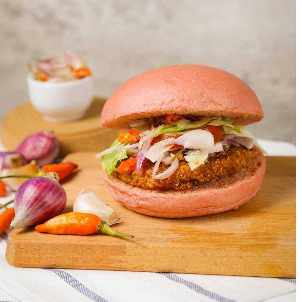 Burger sambal matah (instagram.com/goderbuger)