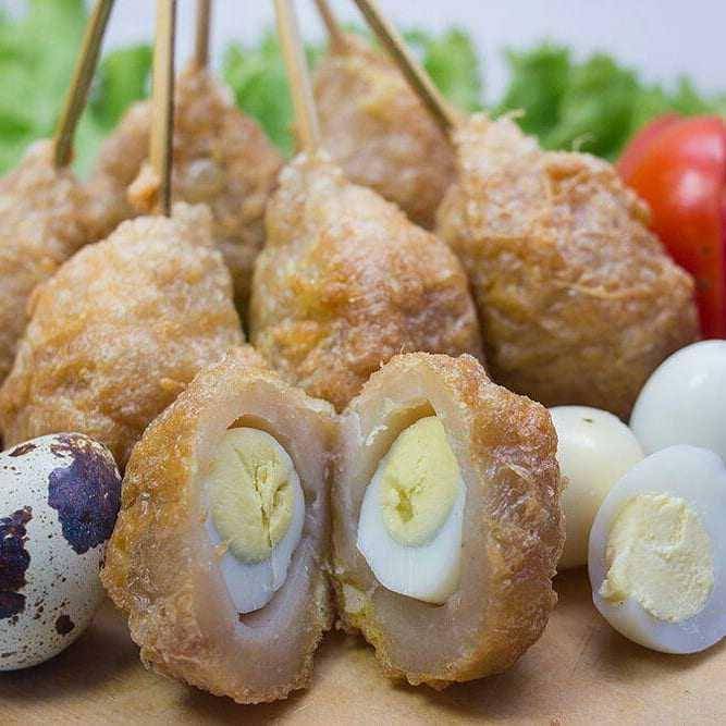 sempol telur puyuh (instagram.com/qumarra.snack)